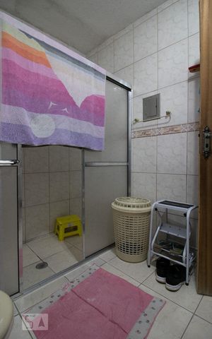 Casa à venda com 100m², 3 quartos e 2 vagas Casa à venda com 100m², 3 quartos e 2 vagasBanheiro 2
