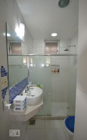 Apartamento à venda com 70m², 2 quartos e sem vagaBanheiro