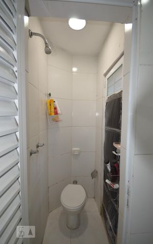 Apartamento à venda com 70m², 2 quartos e sem vagaBanheiro de Serviço