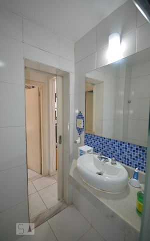 Apartamento à venda com 70m², 2 quartos e sem vagaBanheiro