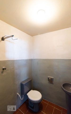 Casa à venda com 350m², 2 quartos e 9 vagasBanheiro