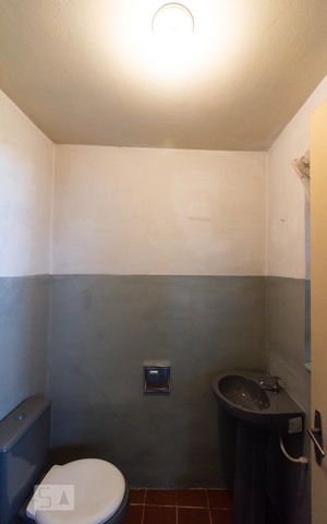 Casa à venda com 350m², 2 quartos e 9 vagasBanheiro