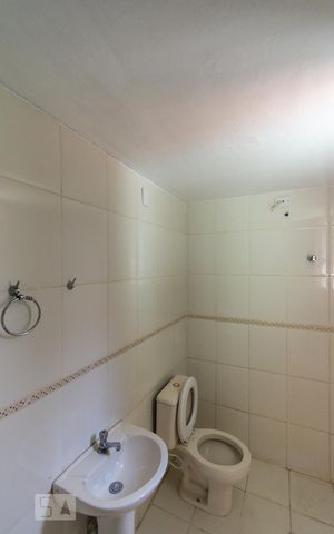Casa à venda com 350m², 2 quartos e 9 vagasBanheiro