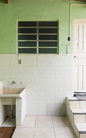 Casa à venda com 350m², 2 quartos e 9 vagasÁrea de serviço