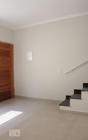 Casa de condomínio à venda com 60m², 2 quartos e sem vaga Casa de condomínio à venda com 60m², 2 quartos e sem vagaDetalhe Sala