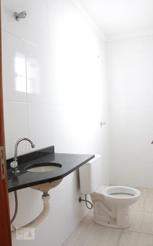 Casa de condomínio à venda com 60m², 2 quartos e sem vaga Casa de condomínio à venda com 60m², 2 quartos e sem vagaDetalhe do Banheiro da Suite 2