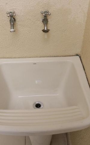 Casa de condomínio à venda com 60m², 2 quartos e sem vaga Casa de condomínio à venda com 60m², 2 quartos e sem vagaDetalhe da area de serviço