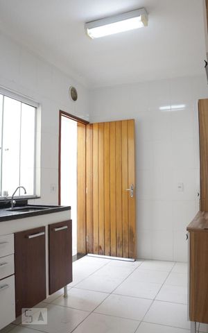 Casa de condomínio à venda com 60m², 2 quartos e sem vaga Casa de condomínio à venda com 60m², 2 quartos e sem vagaCozinha
