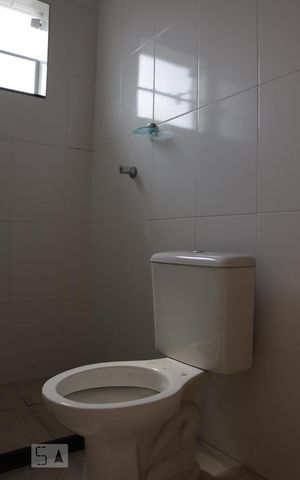 Casa de condomínio à venda com 60m², 2 quartos e sem vaga Casa de condomínio à venda com 60m², 2 quartos e sem vagaDetalhe do Banheiro da Suite 1