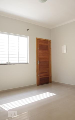 Casa de condomínio à venda com 60m², 2 quartos e sem vaga Casa de condomínio à venda com 60m², 2 quartos e sem vagaSala