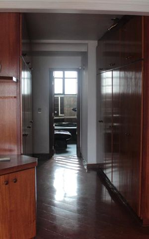 Apartamento à venda com 195m², 4 quartos e 2 vagas Apartamento à venda com 195m², 4 quartos e 2 vagasSuíte