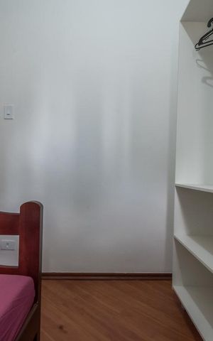 Casa à venda com 250m², 7 quartos e 3 vagas Casa à venda com 250m², 7 quartos e 3 vagasQuarto 2