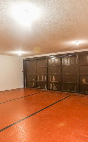 Casa para alugar com 850m², 4 quartos e 7 vagas Casa para alugar com 850m², 4 quartos e 7 vagasGaragem