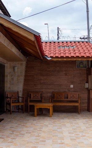 Casa à venda com 300m², 4 quartos e 6 vagas Casa à venda com 300m², 4 quartos e 6 vagasÁrea Externa