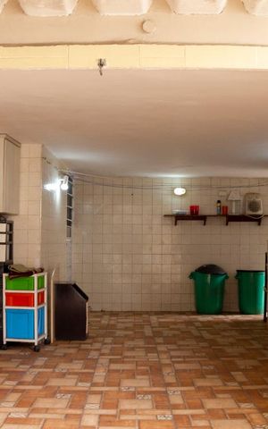 Casa à venda com 300m², 4 quartos e 6 vagas Casa à venda com 300m², 4 quartos e 6 vagasÁrea Externa