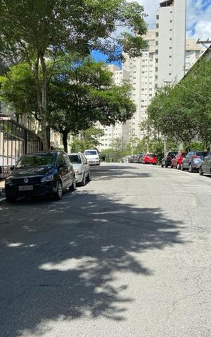 Apartamento à venda com 186m², 3 quartos e 3 vagas Apartamento à venda com 186m², 3 quartos e 3 vagasVista da Rua
