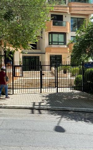 Apartamento à venda com 186m², 3 quartos e 3 vagas Apartamento à venda com 186m², 3 quartos e 3 vagasFachada