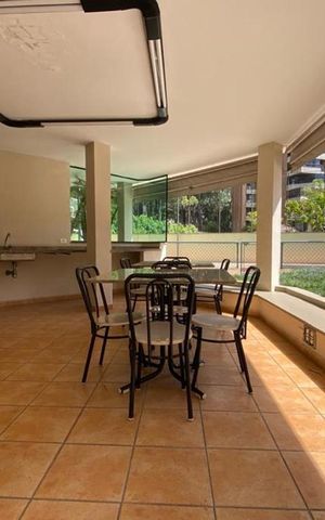 Apartamento à venda com 186m², 3 quartos e 3 vagas Apartamento à venda com 186m², 3 quartos e 3 vagasÁrea comum - Churrasqueira
