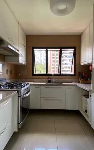 Apartamento à venda com 186m², 3 quartos e 3 vagas Apartamento à venda com 186m², 3 quartos e 3 vagasCozinha