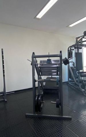 Apartamento à venda com 186m², 3 quartos e 3 vagas Apartamento à venda com 186m², 3 quartos e 3 vagasÁrea comum - Academia