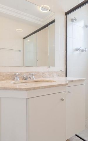 Apartamento à venda com 190m², 3 quartos e 3 vagasBanheiro da Suíte 2