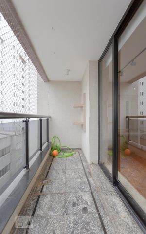 Apartamento à venda com 190m², 3 quartos e 3 vagasVaranda