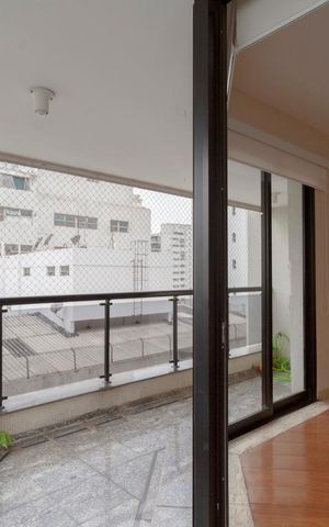 Apartamento à venda com 190m², 3 quartos e 3 vagasVaranda