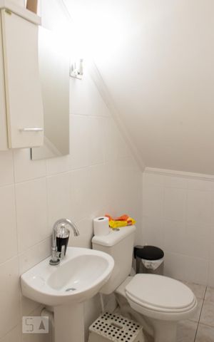 Casa à venda com 240m², 3 quartos e 2 vagasBanheiro Social