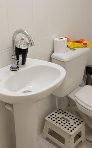 Casa à venda com 240m², 3 quartos e 2 vagasBanheiro Social