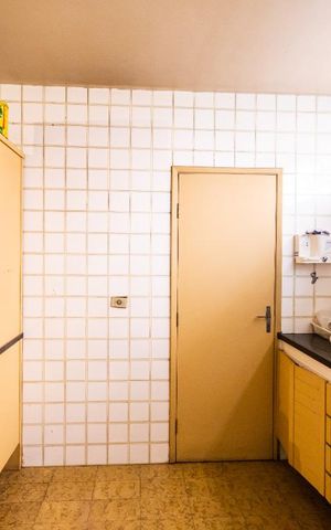 Casa à venda com 466m², 6 quartos e 5 vagas Casa à venda com 466m², 6 quartos e 5 vagasCozinha