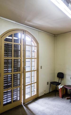 Casa à venda com 466m², 6 quartos e 5 vagas Casa à venda com 466m², 6 quartos e 5 vagasQuarto 2