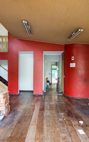 Casa à venda com 466m², 6 quartos e 5 vagas Casa à venda com 466m², 6 quartos e 5 vagasSala