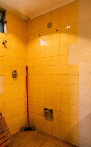 Casa à venda com 466m², 6 quartos e 5 vagas Casa à venda com 466m², 6 quartos e 5 vagasBanheiro da Edicula
