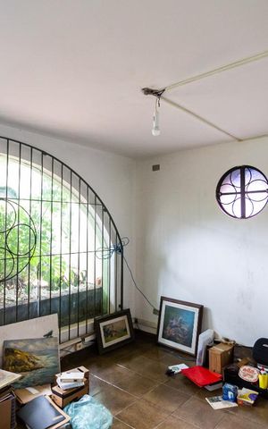 Casa à venda com 466m², 6 quartos e 5 vagas Casa à venda com 466m², 6 quartos e 5 vagasSala