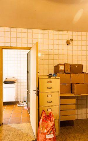 Casa à venda com 466m², 6 quartos e 5 vagas Casa à venda com 466m², 6 quartos e 5 vagasCozinha