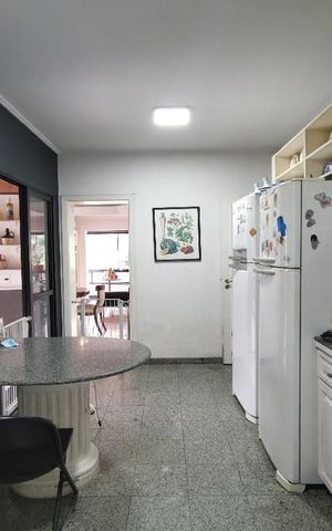 Apartamento à venda com 230m², 3 quartos e 4 vagas Apartamento à venda com 230m², 3 quartos e 4 vagasCozinha