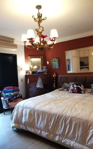 Apartamento à venda com 230m², 3 quartos e 4 vagas Apartamento à venda com 230m², 3 quartos e 4 vagasSuíte