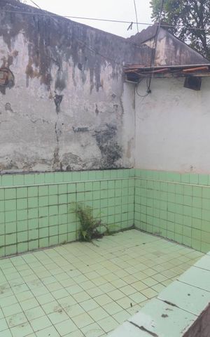 Casa à venda com 200m², 2 quartos e 6 vagas Casa à venda com 200m², 2 quartos e 6 vagasTerreno