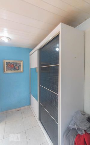 Casa à venda com 200m², 2 quartos e 6 vagas Casa à venda com 200m², 2 quartos e 6 vagasQuarto