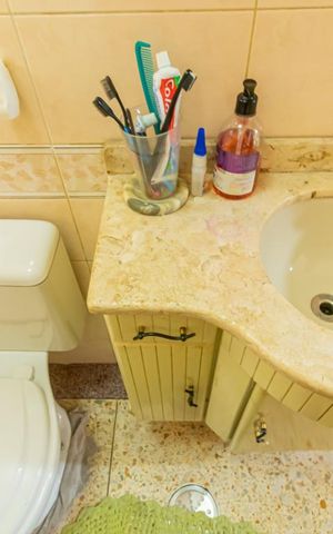 Casa à venda com 155m², 4 quartos e 2 vagas Casa à venda com 155m², 4 quartos e 2 vagasLavabo