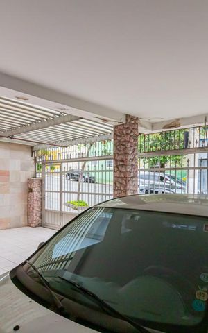 Casa à venda com 155m², 4 quartos e 2 vagas Casa à venda com 155m², 4 quartos e 2 vagasGaragem