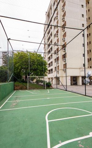 Apartamento à venda com 145m², 3 quartos e 2 vagas Apartamento à venda com 145m², 3 quartos e 2 vagasÁrea comum - Quadra Esportiva