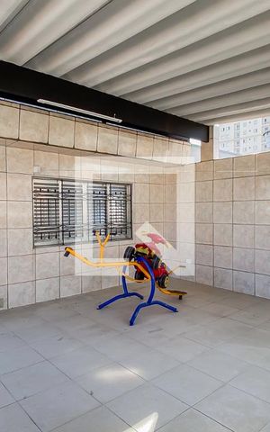 Casa à venda com 300m², 3 quartos e 2 vagas Casa à venda com 300m², 3 quartos e 2 vagasVaranda