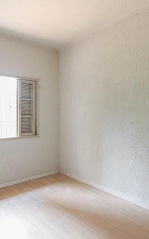 Casa à venda com 170m², 2 quartos e 2 vagas Casa à venda com 170m², 2 quartos e 2 vagasQuarto