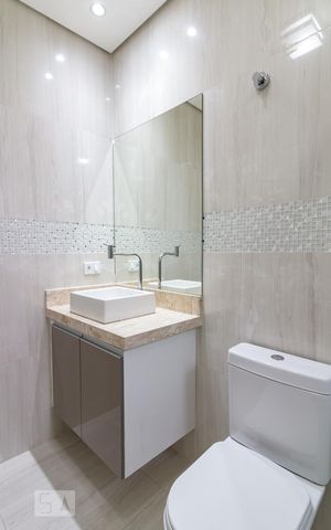 Casa à venda com 220m², 3 quartos e 7 vagasBanheiro quarto 2 suíte