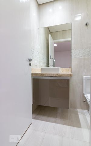 Casa à venda com 220m², 3 quartos e 7 vagasBanheiro quarto 2 suíte
