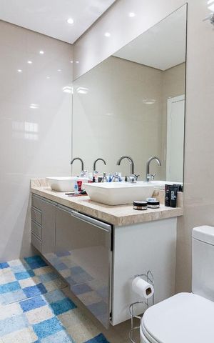 Casa à venda com 220m², 3 quartos e 7 vagasBanheiro quarto 3 suíte