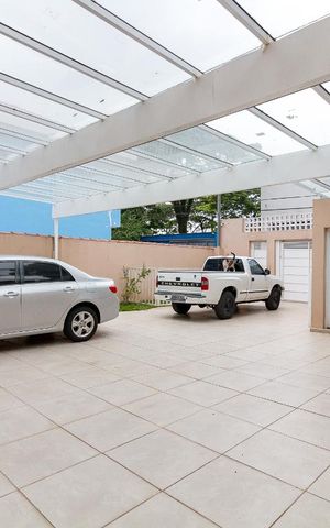Casa à venda com 220m², 3 quartos e 7 vagasQuintal e garagem