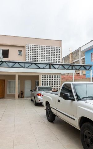 Casa à venda com 220m², 3 quartos e 7 vagasQuintal e garagem
