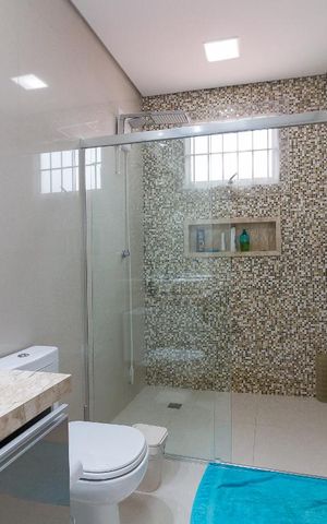 Casa à venda com 220m², 3 quartos e 7 vagasBanheiro quarto 3 suíte